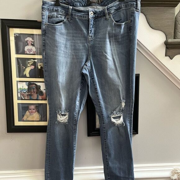 Torrid Premium Skinny Distressed Jeans sz 18R - Picture 1 of 7